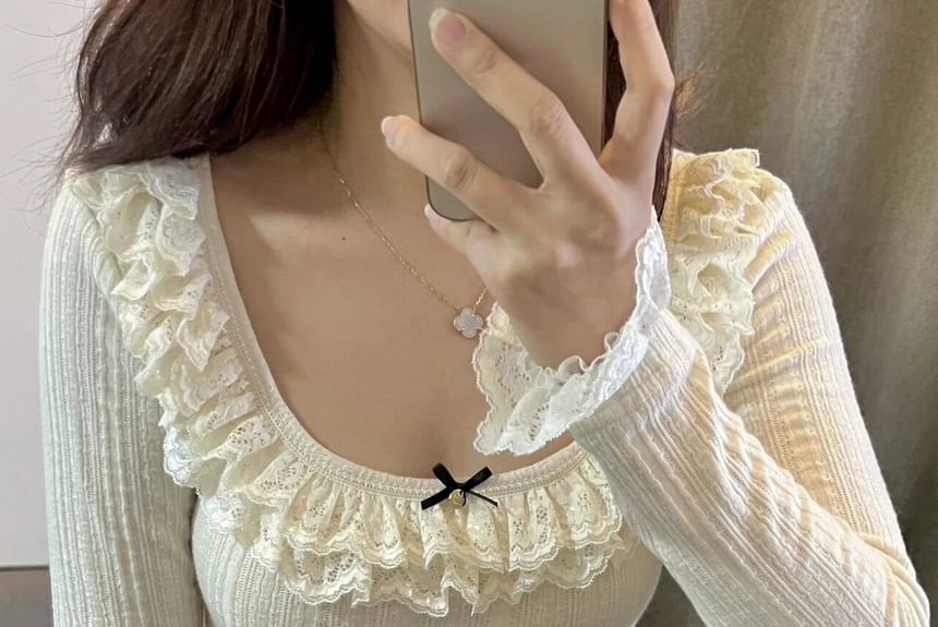 Scoop Trim Neck Long-Sleeve Lace T-Shirt Plain