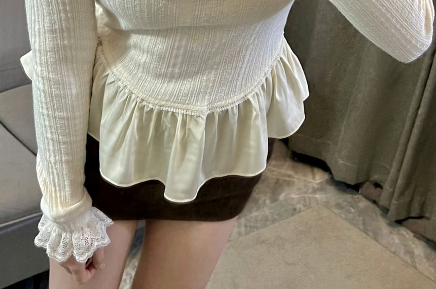 Scoop Trim Neck Long-Sleeve Lace T-Shirt Plain