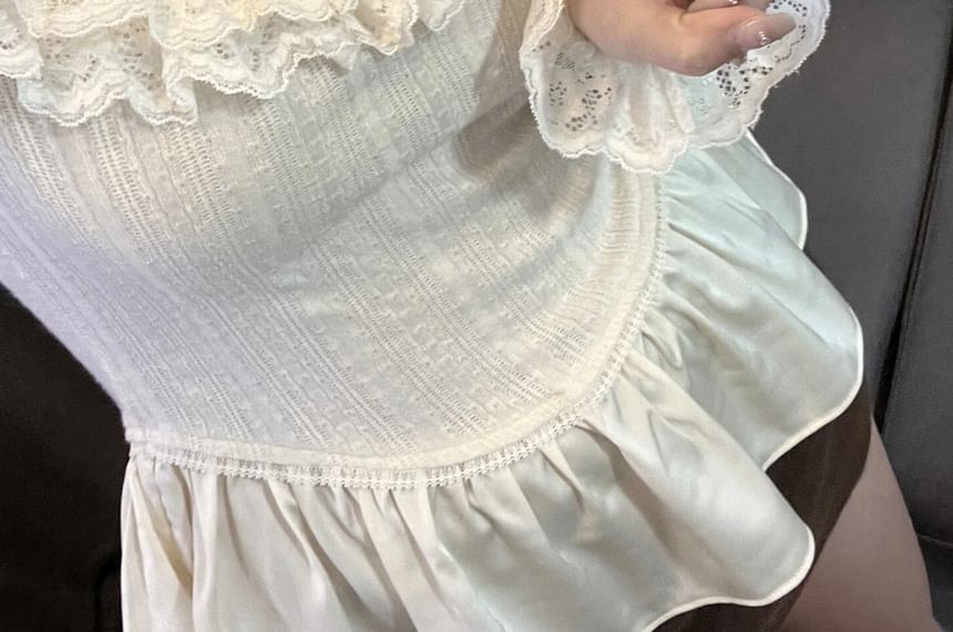 Scoop Trim Neck Long-Sleeve Lace T-Shirt Plain