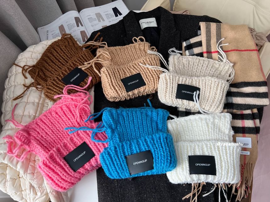 Ear Cat Applique Lettering Beanie Knit