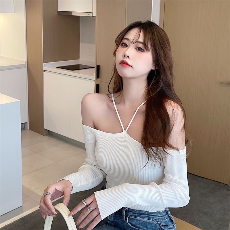 Long-Sleeve Plain Cold-Shoulder Knit Top