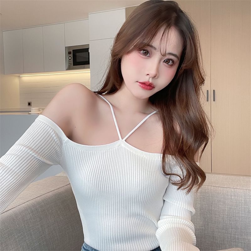 Long-Sleeve Plain Cold-Shoulder Knit Top