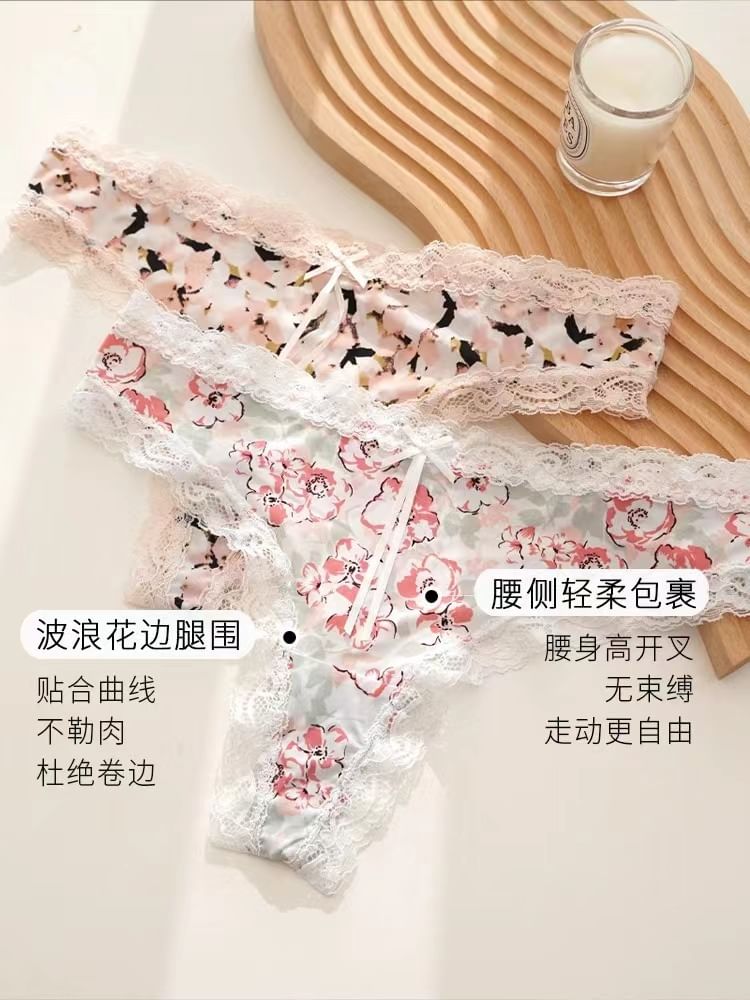 Print Lace Set: Thongs