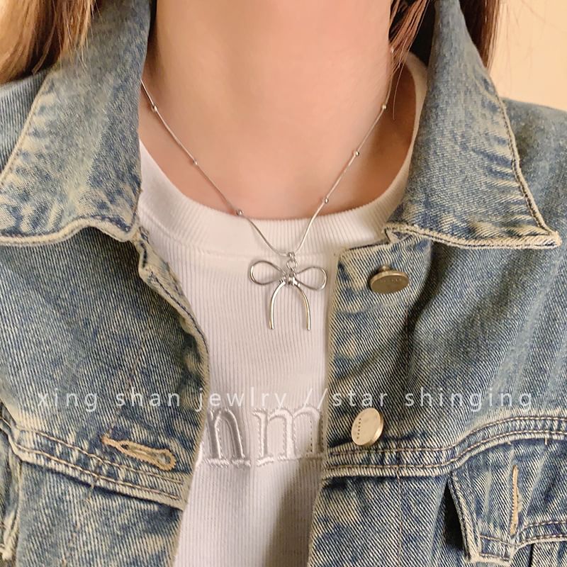 Cord Pendant Necklace Bow