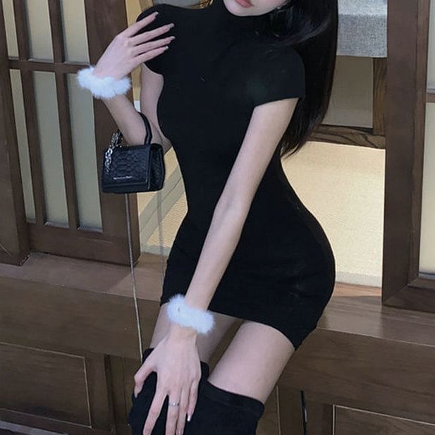 Plain Mini Sheath Short-Sleeve Turtleneck Dress