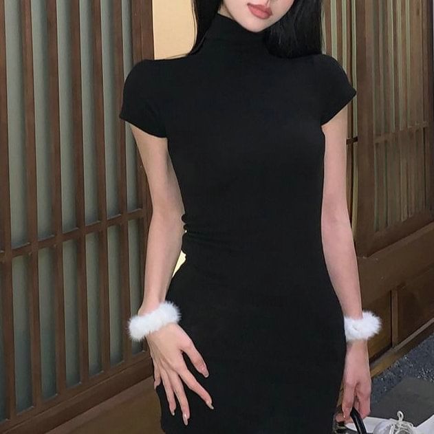 Plain Mini Sheath Short-Sleeve Turtleneck Dress