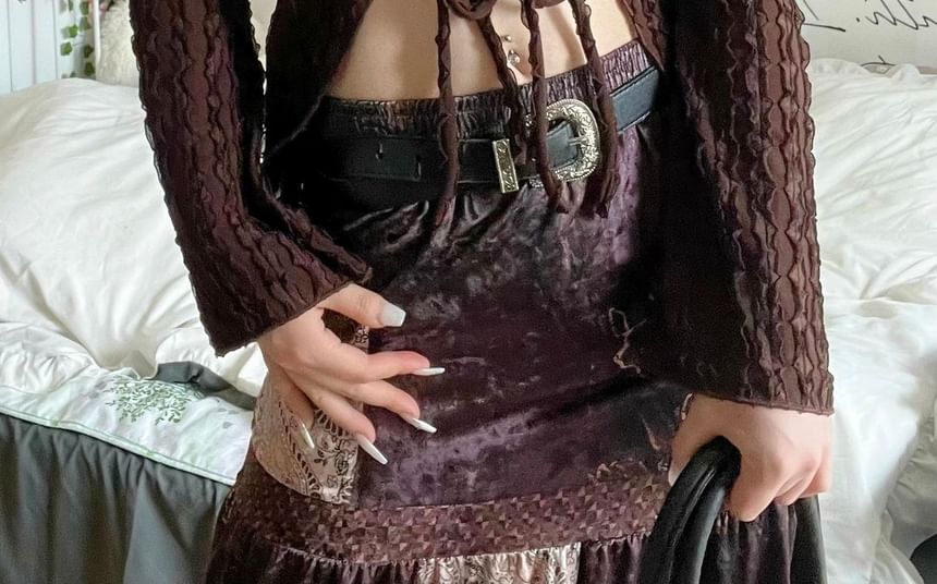 Front Long-Sleeve Butterfly Print V-Neck Crop Top Ribbon