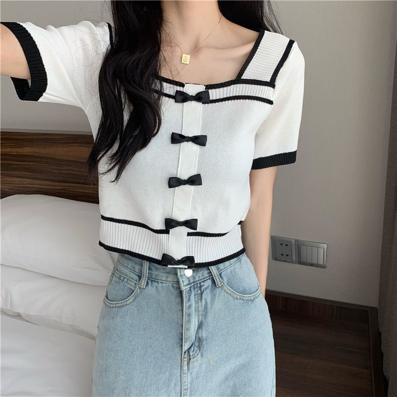 Square Top Short-Sleeve Neck Knit Bow