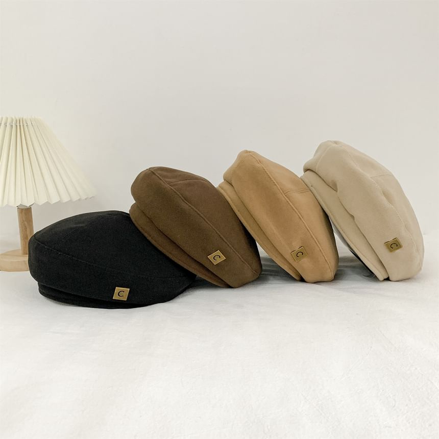 Beret Lettering Plain