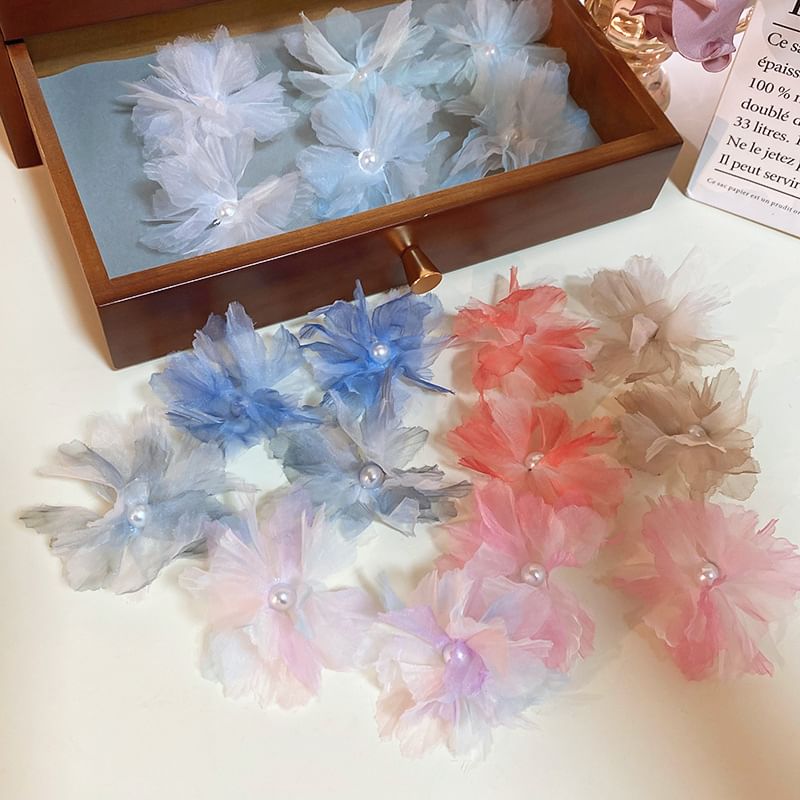 Floral Faux Mesh Stud Pearl Ear