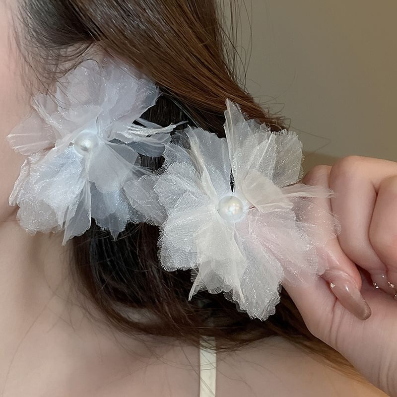 Floral Faux Mesh Stud Pearl Ear
