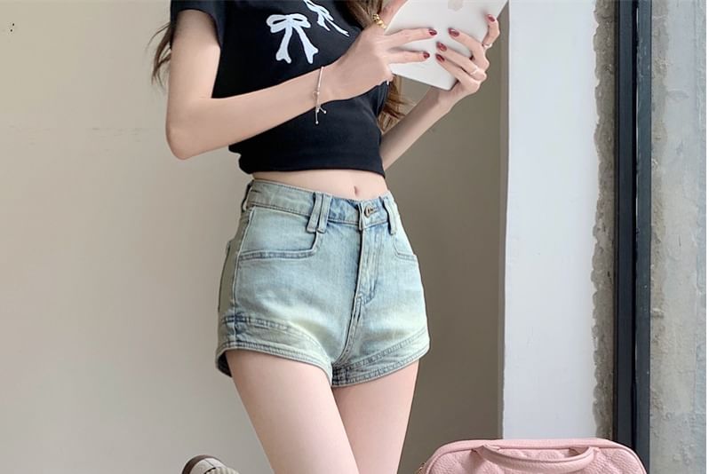 [M] Mid Rise Washed Denim Hot Pants