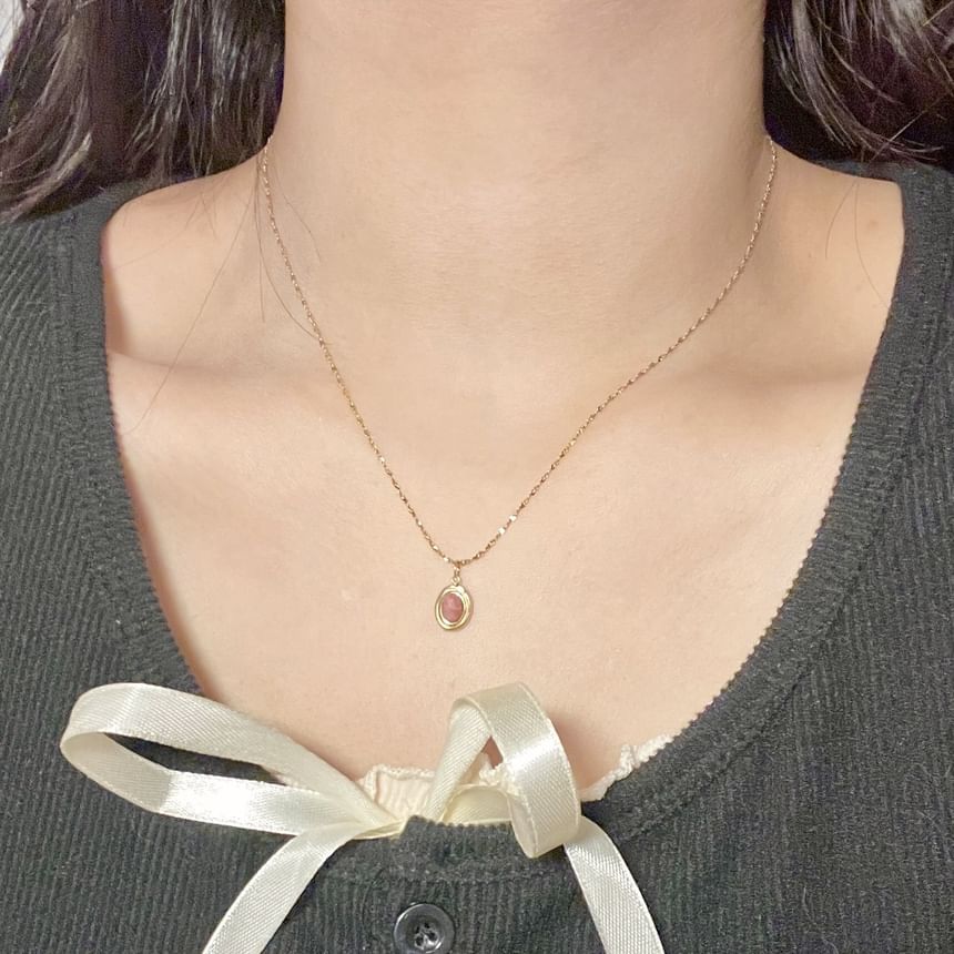 Oval Alloy Choker Pendant