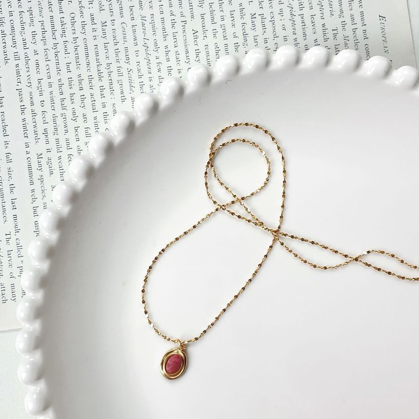 Oval Alloy Choker Pendant