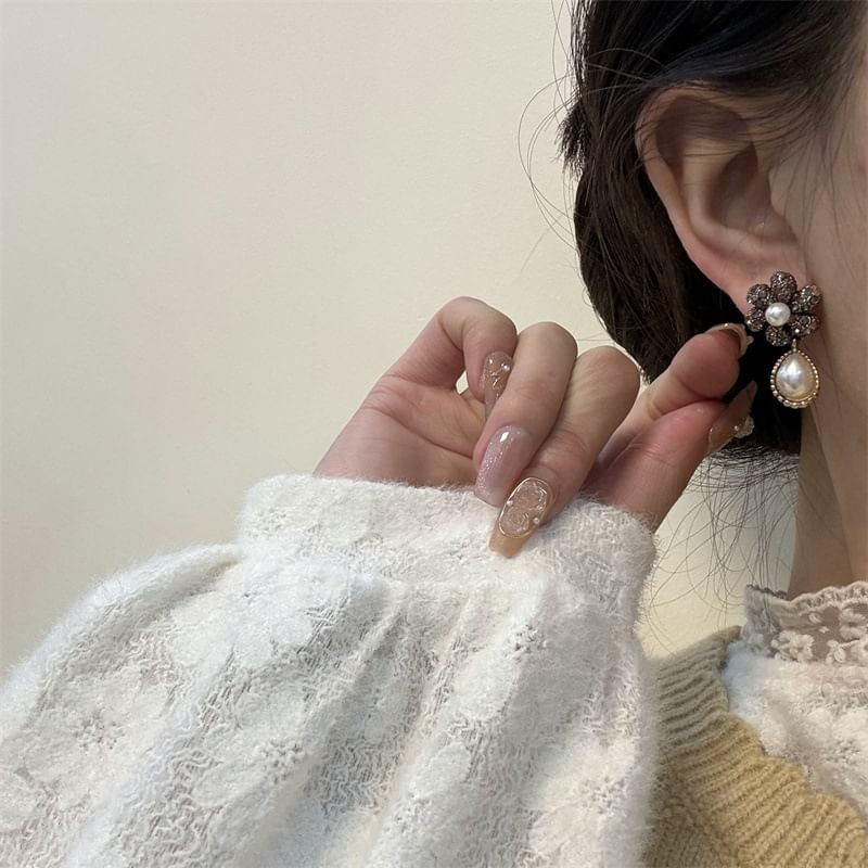 Faux Drop Pearl Earring