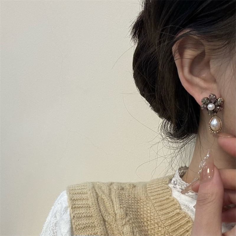 Faux Drop Pearl Earring