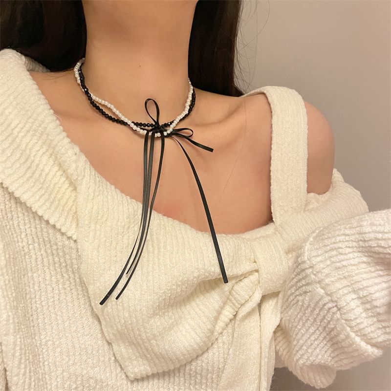 Faux Necklace Pearl Bow