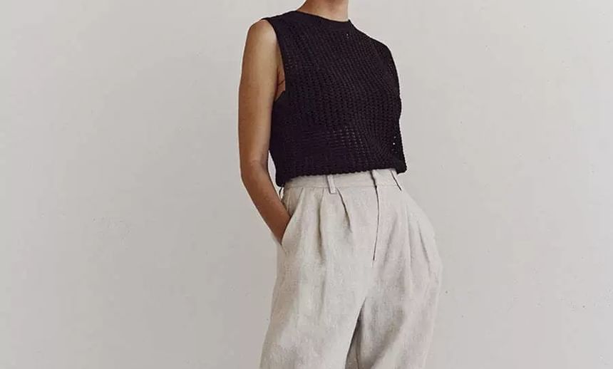 Round Plain Knit Sleeveless Top Neck
