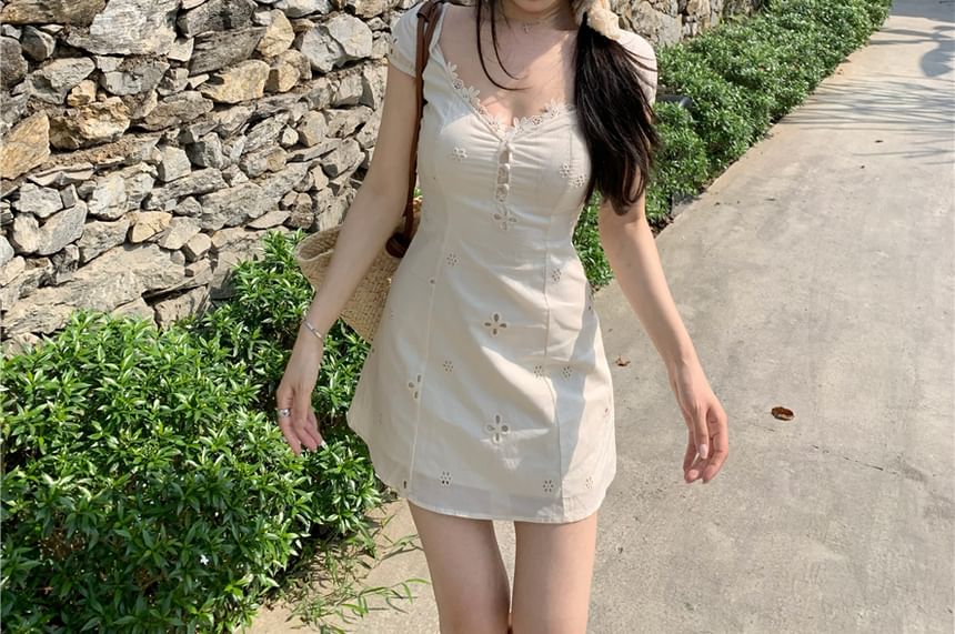 Cap-Sleeve Mermaid Buttoned Dress Lace Mini A-Line V-Neck / Panel Plain Maxi Eyelet