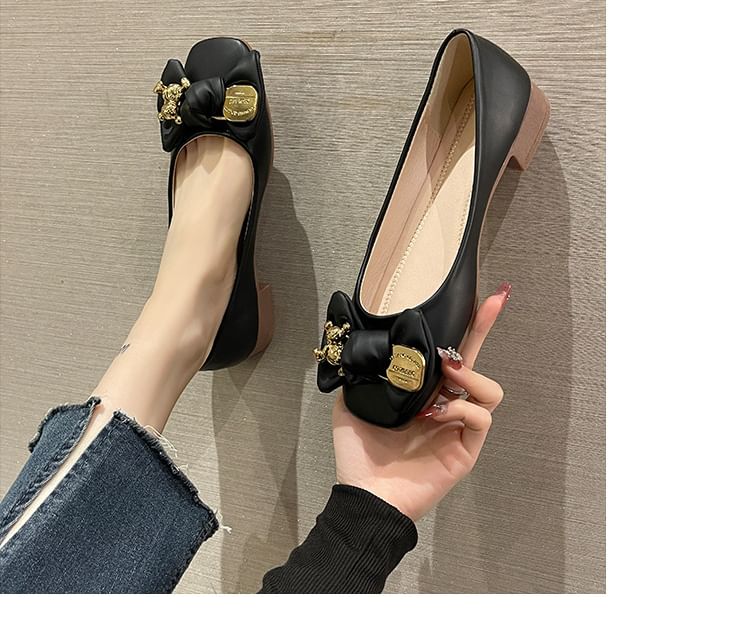 Bow Toe Square Flats Accent