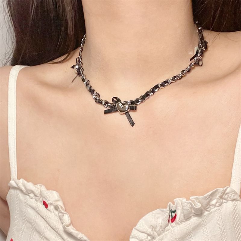 Heart Necklace Bow