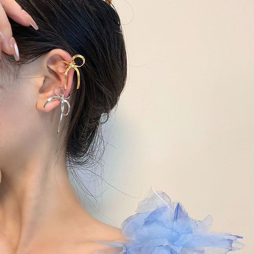 Bow Snake Chain Ear Cuff