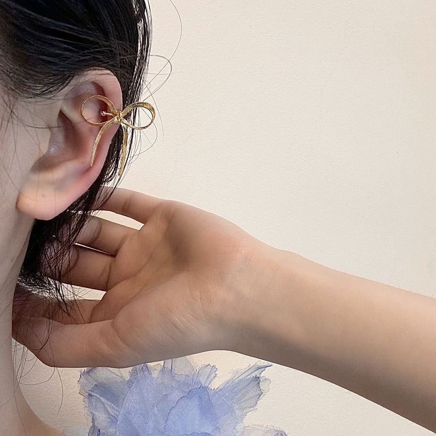 Bow Snake Chain Ear Cuff