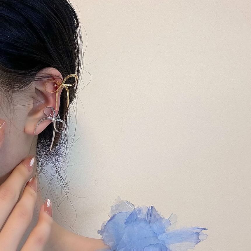 Bow Snake Chain Ear Cuff