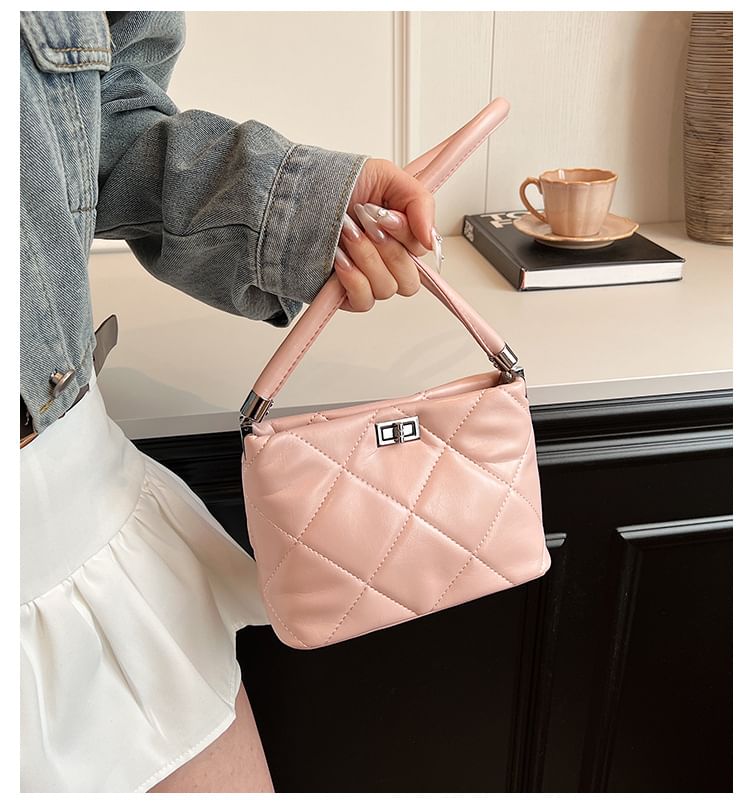 Bucket Bag Quilted Twisted