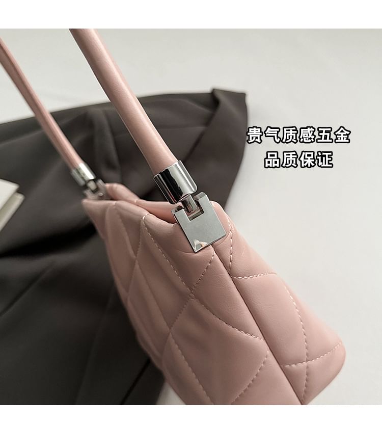 Bucket Bag Quilted Twisted