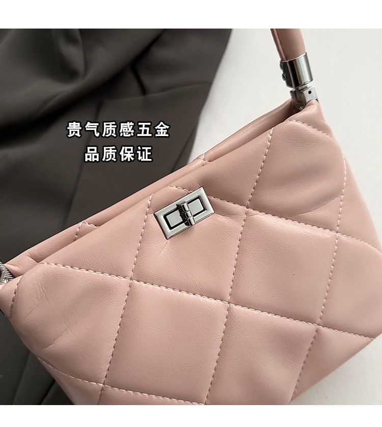 Bucket Bag Quilted Twisted