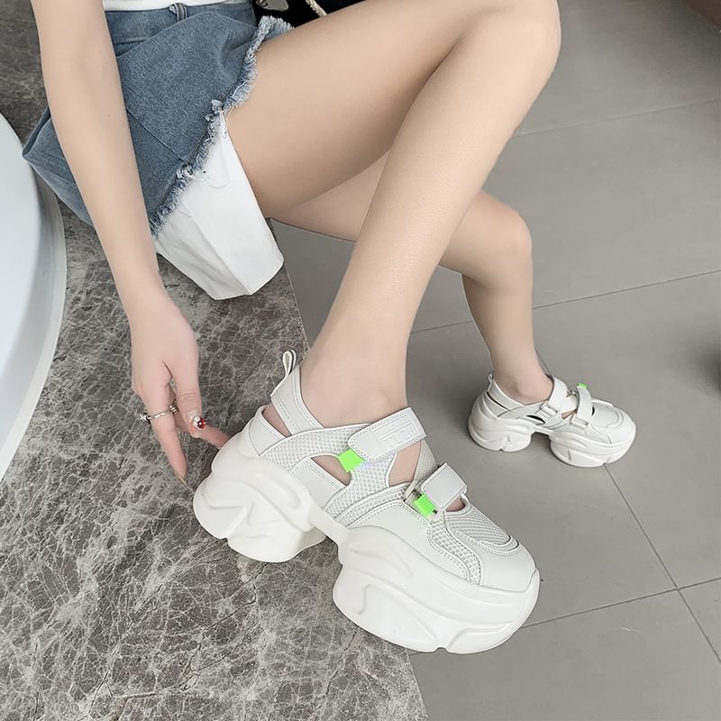 Cutout Sneakers Platform Panel