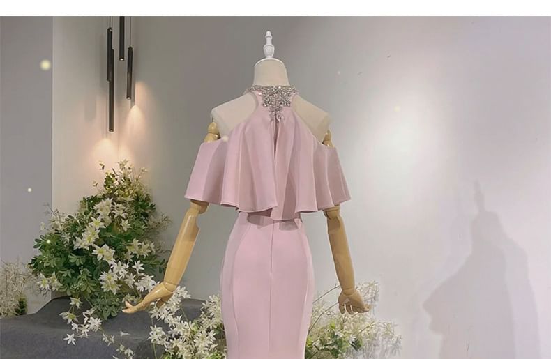 Short-Sleeve Mermaid Accent Plain Cold Evening Gown Neck Halter Shoulder Rhinestone