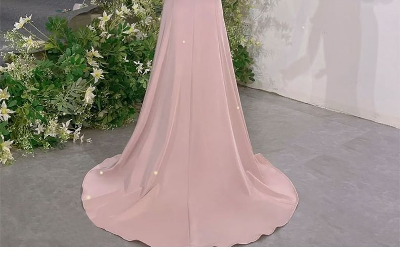 Short-Sleeve Mermaid Accent Plain Cold Evening Gown Neck Halter Shoulder Rhinestone