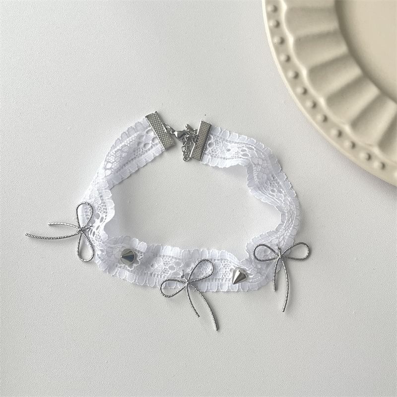 With Necklace Rivets Spike Choker And Lace White Bow