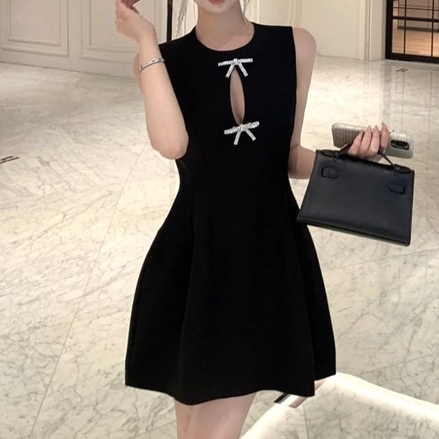 Sleeveless Round Neck Plain Rhinestone Bow Cutout Mini A-Line Dress