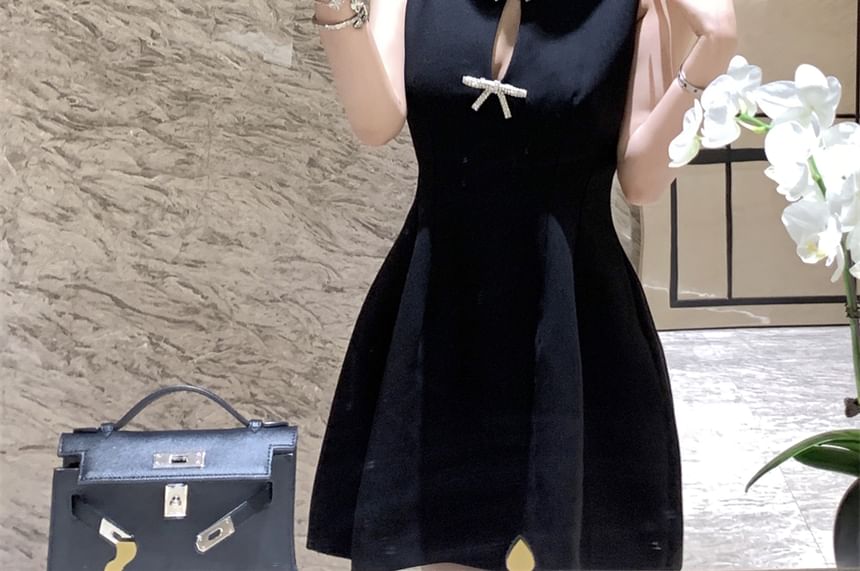 Sleeveless Round Neck Plain Rhinestone Bow Cutout Mini A-Line Dress