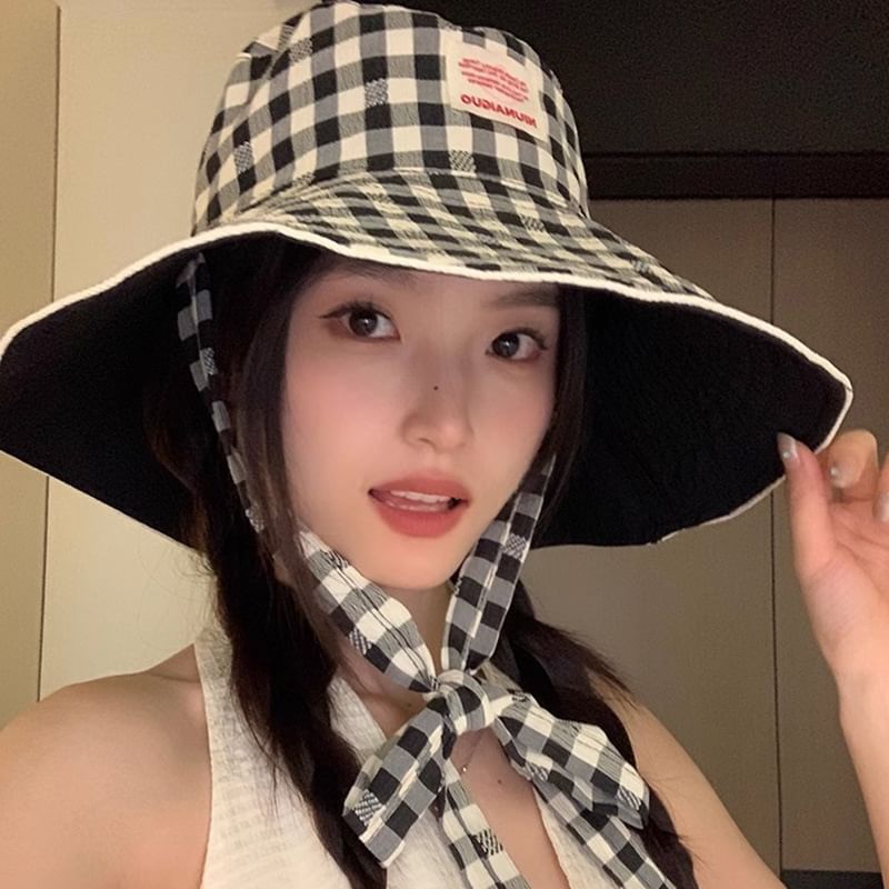 Chin Checkered Bucket With Strap Pattern Hat