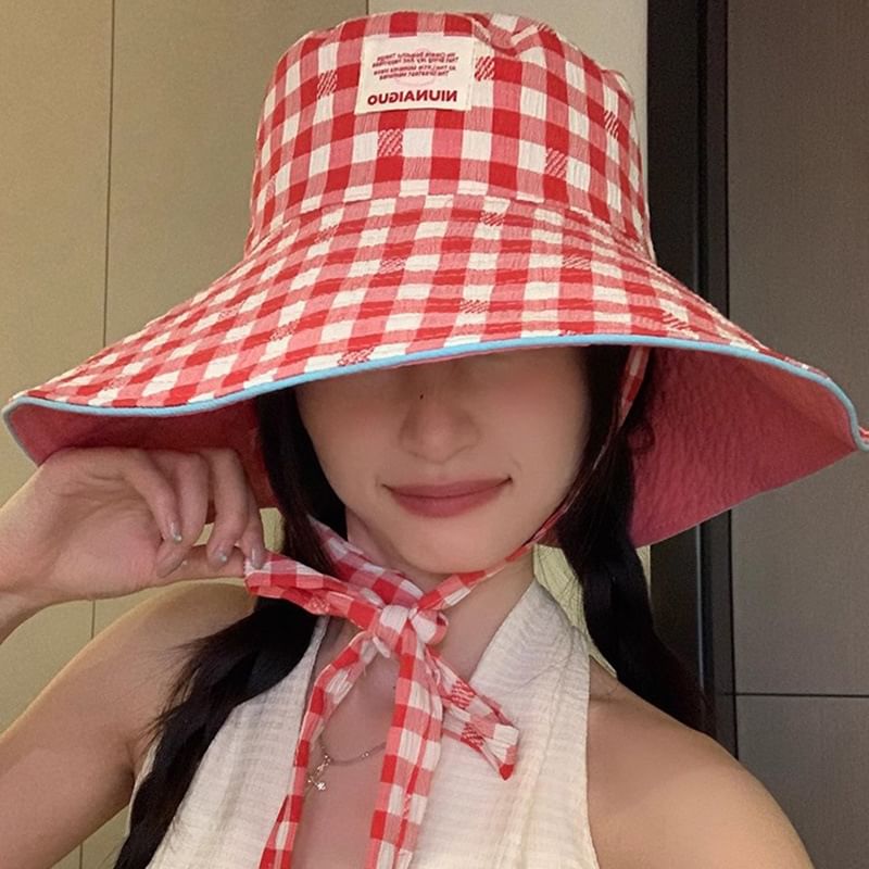 Chin Checkered Bucket With Strap Pattern Hat