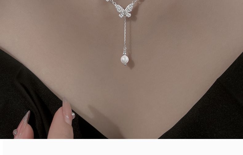 Rhinestone Butterfly Faux Pearl Pendant Necklace