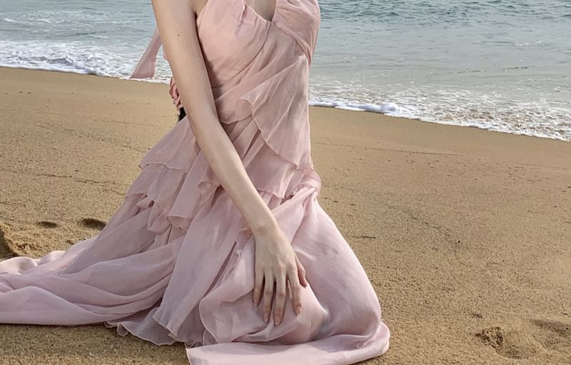 Open Back Plain Top Halter Set: Asymmetrical Layered Ruffle A-Line Skirt Rise + High V-Neck