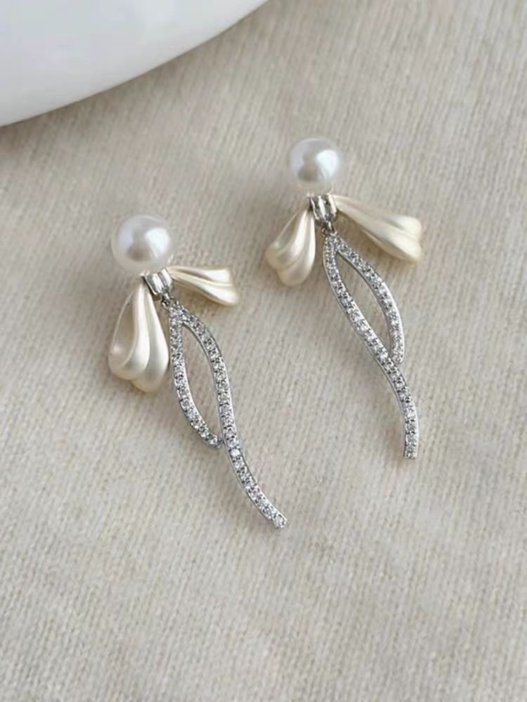 Drop Earring Rhinestone Bow