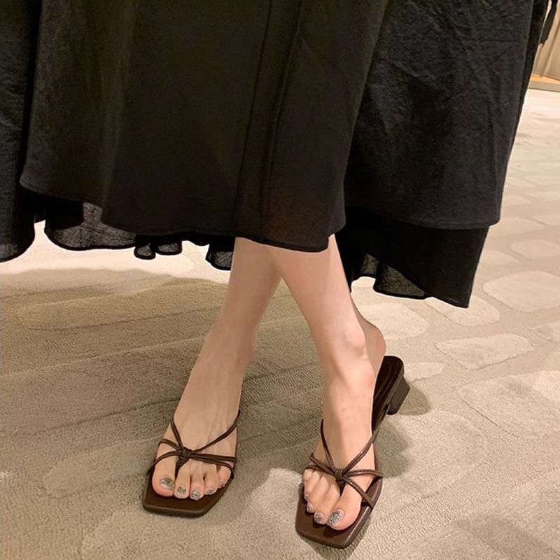 Knotted Thong Sandals