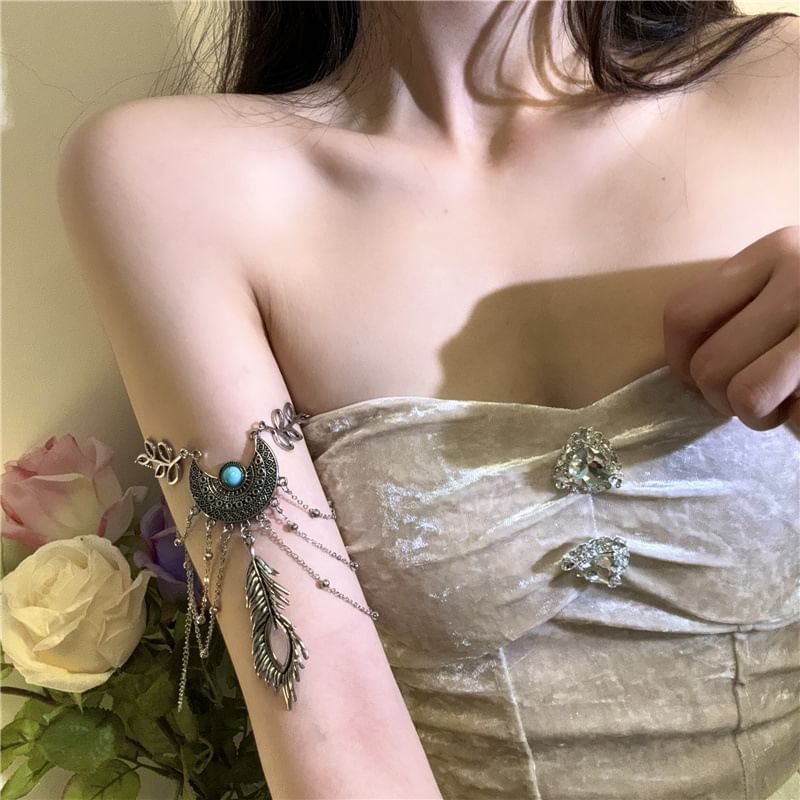 Rhinestone Chained Armlet