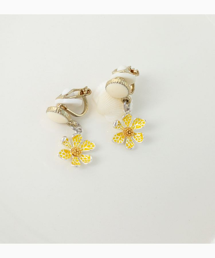Earring On Drop / Clip Flower