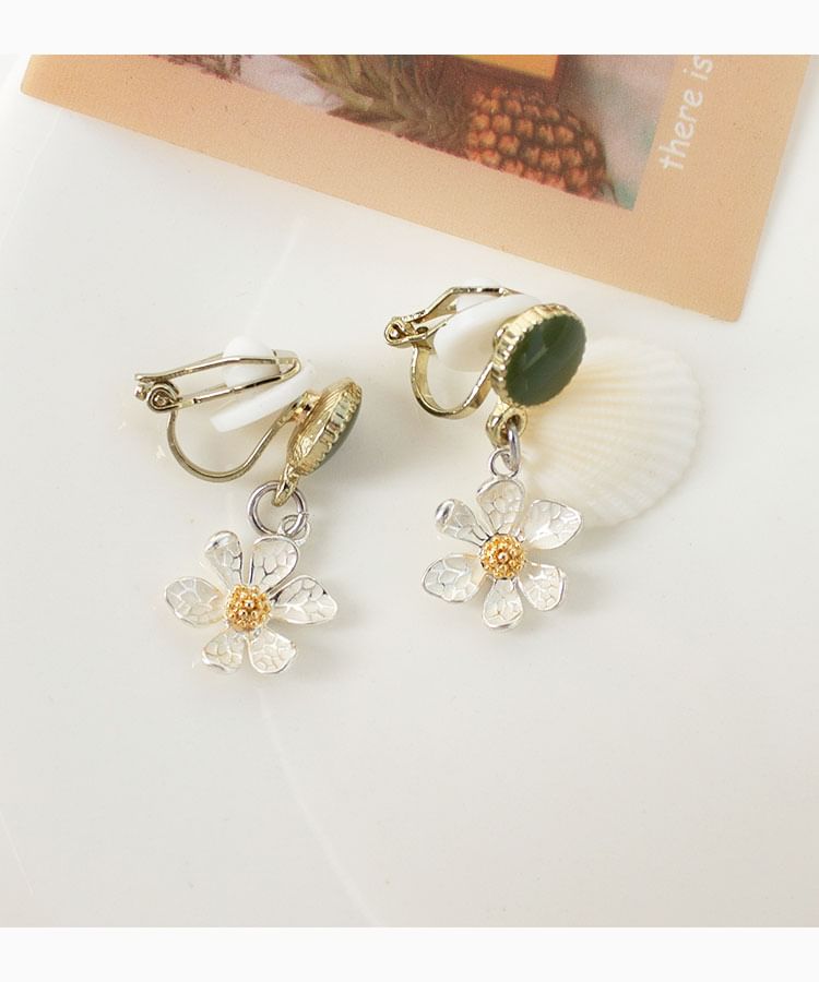 Earring On Drop / Clip Flower