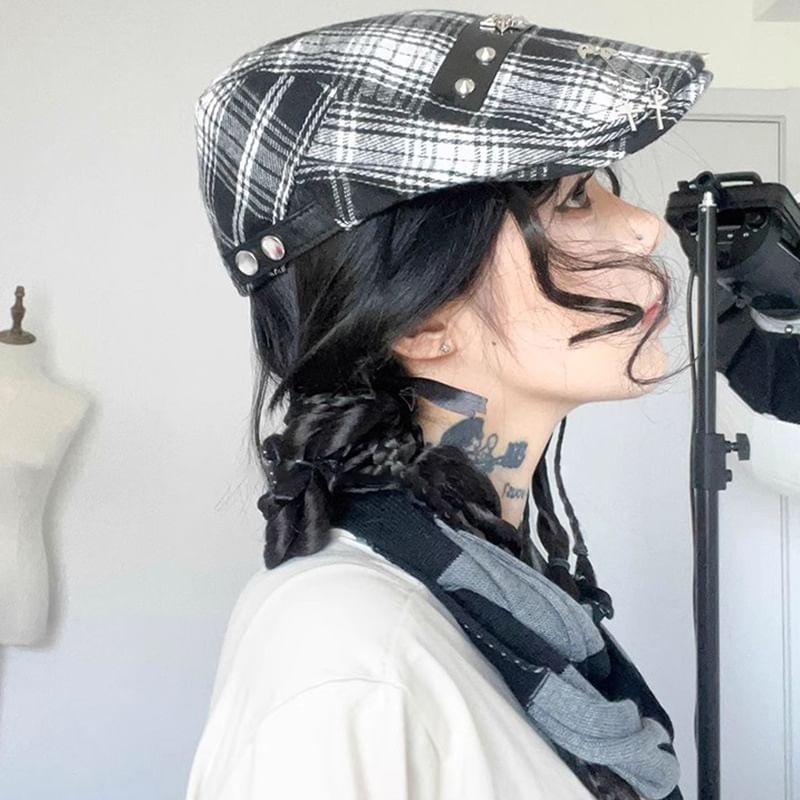 Accent Pin Plaid Cap Newsboy