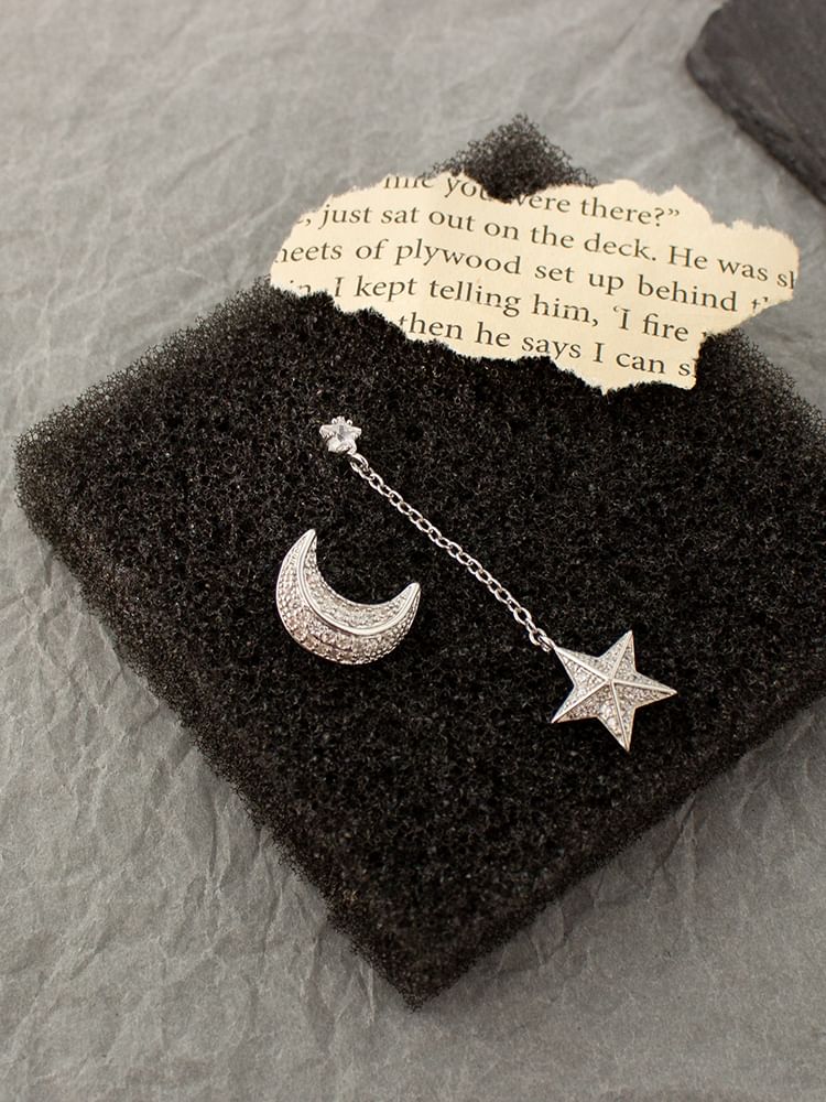 Moon Asymmetrical Star Dangle Alloy Earring