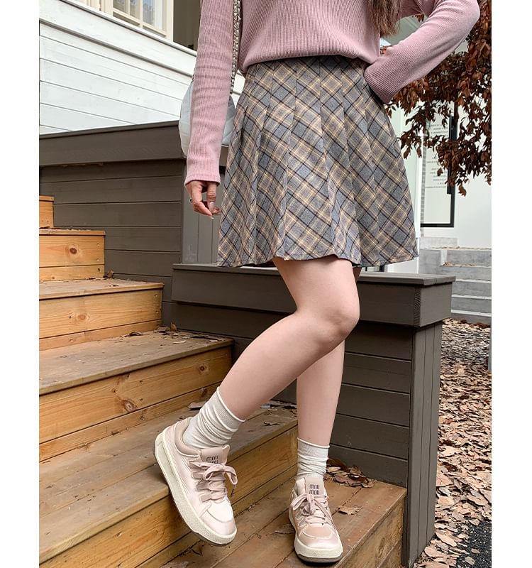 High-Waist Checkered Pleated Mini A-Line Skirt