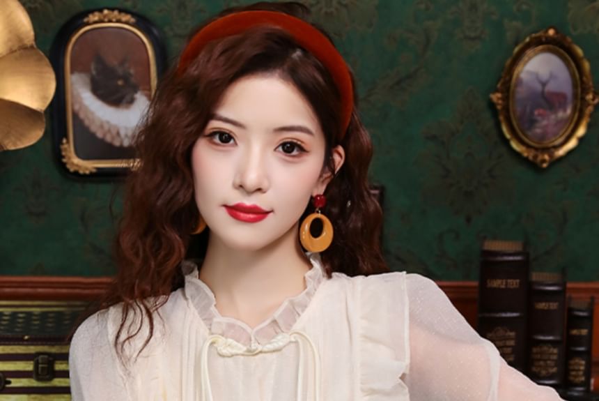 Puff-Sleeve Plain Ruffle Blouse